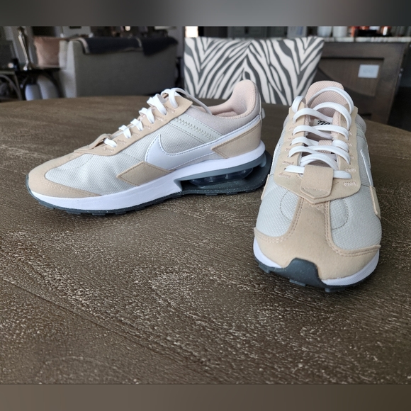 NWOB Nike Air Max Pre Day Shoes - Picture 8 of 13